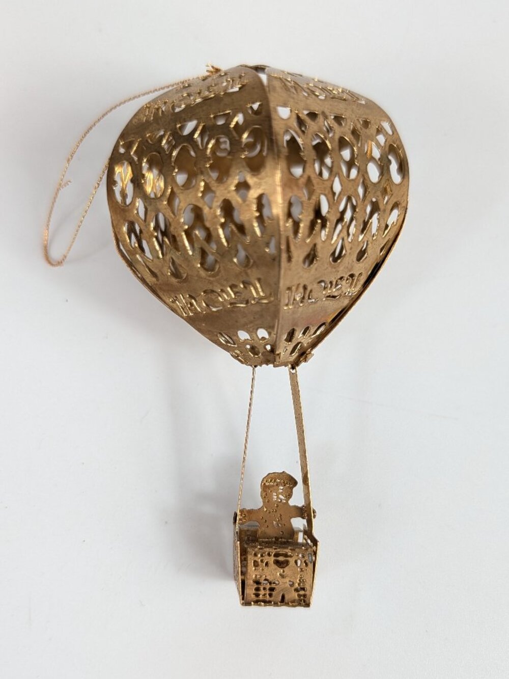 Vintage 3D Gold Plated Brass Santa in Hot Air Balloon Noel Christmas Ornament